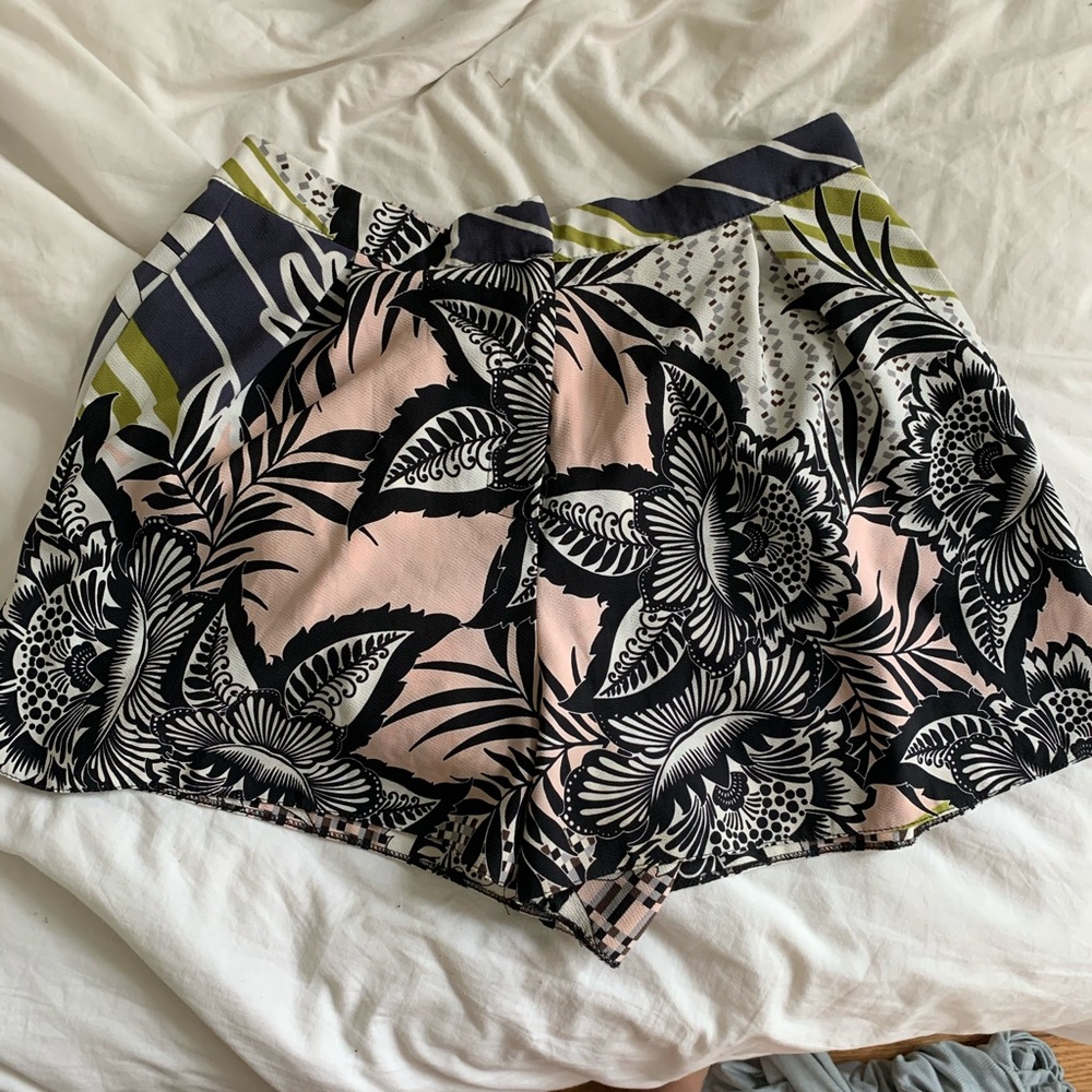 Topshop flowy floral elastic waist printed shorts